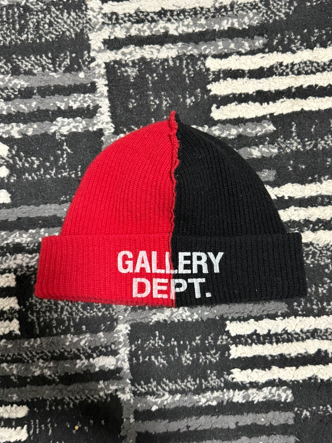 GALLERY DEPT. TOPANGA BLACK AND RED CASHMERE WOOL BEANIE HAT
