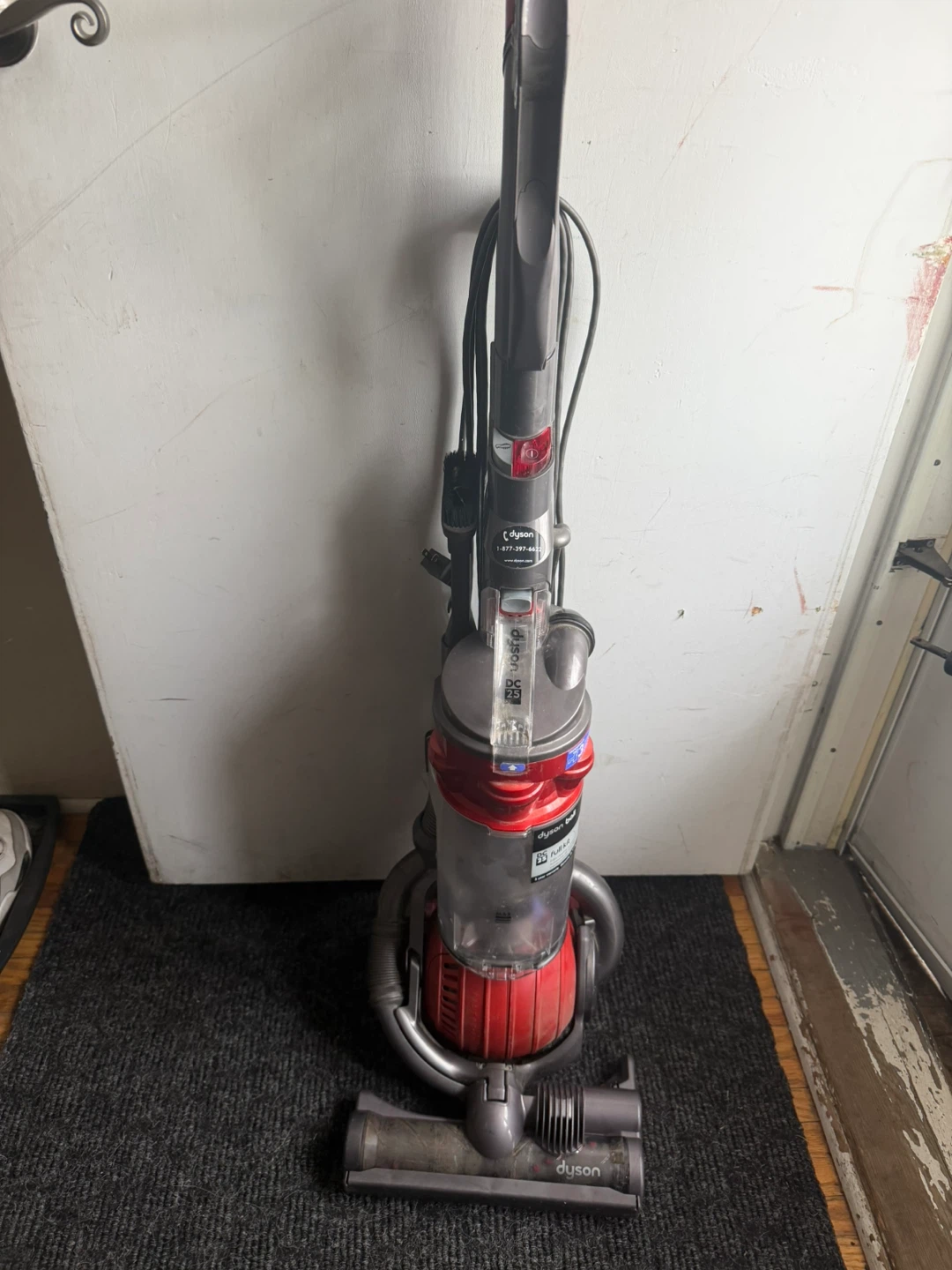 Dyson DC25 Animal Bagless Upright Vacuum Cleaner