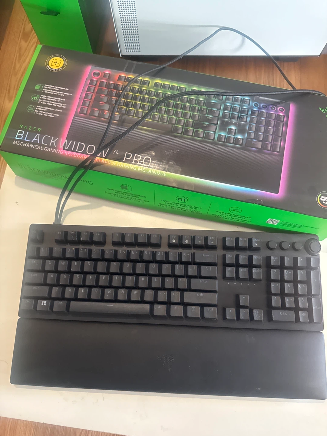 Razer BlackWidow V4 Pro Mechanical - photo 2