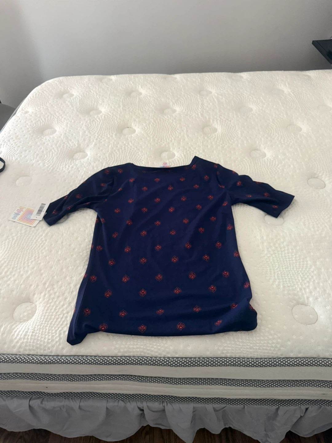 LuLaRoe Navy Blue Printed shirt Size S - photo 2