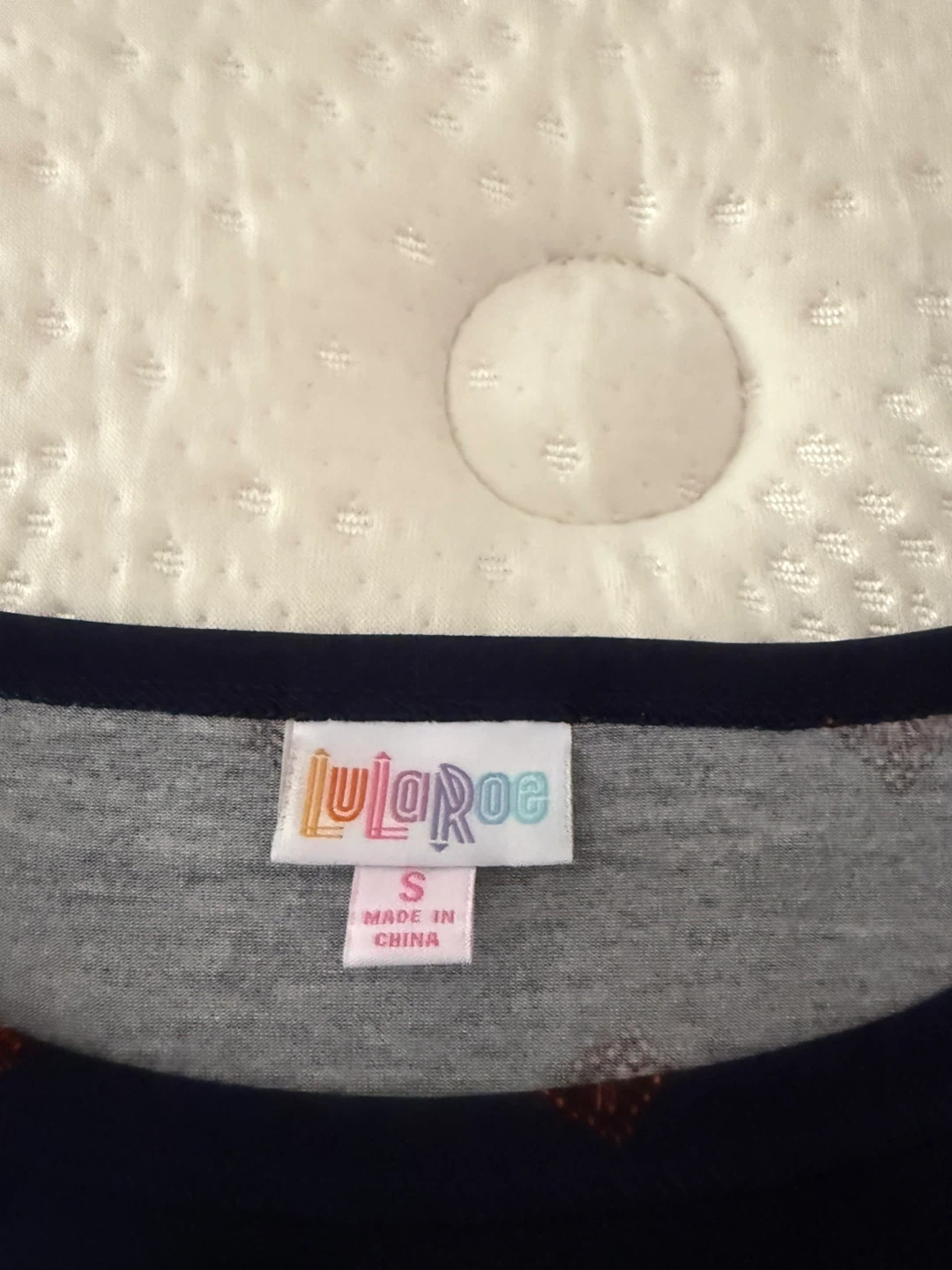 LuLaRoe Navy Blue Printed shirt Size S - photo 3