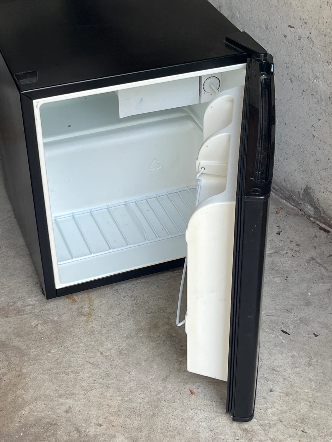 Galanz Mini Fridge - photo 5