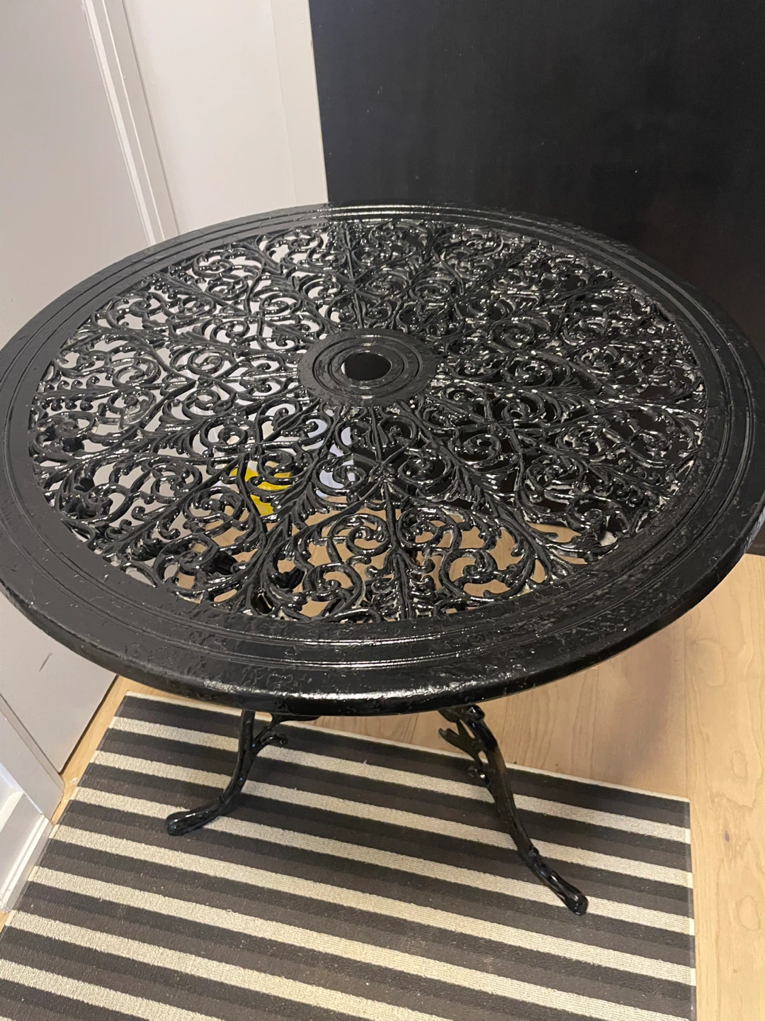 Black Cast Iron Round Patio Table