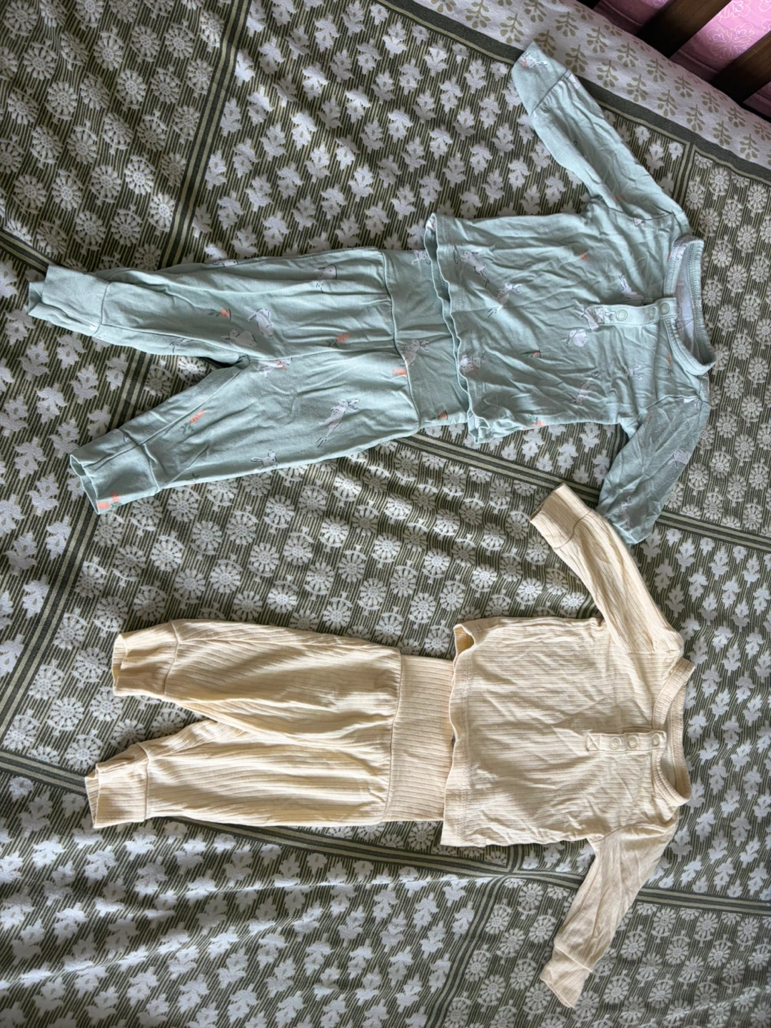 Baby girl 0-3 months cloths Bundle - photo 3
