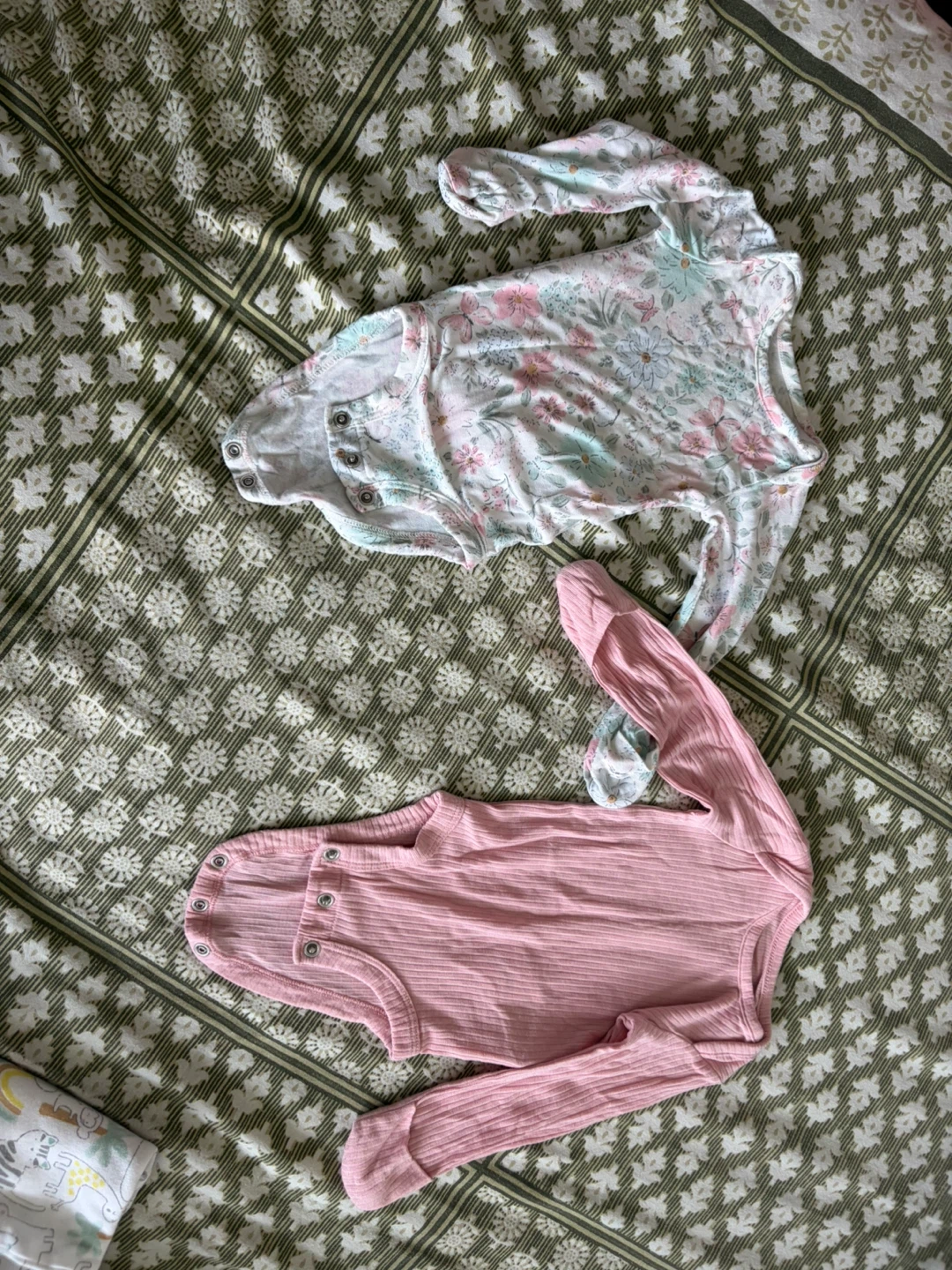 Baby girl 0-3 months cloths Bundle - photo 2