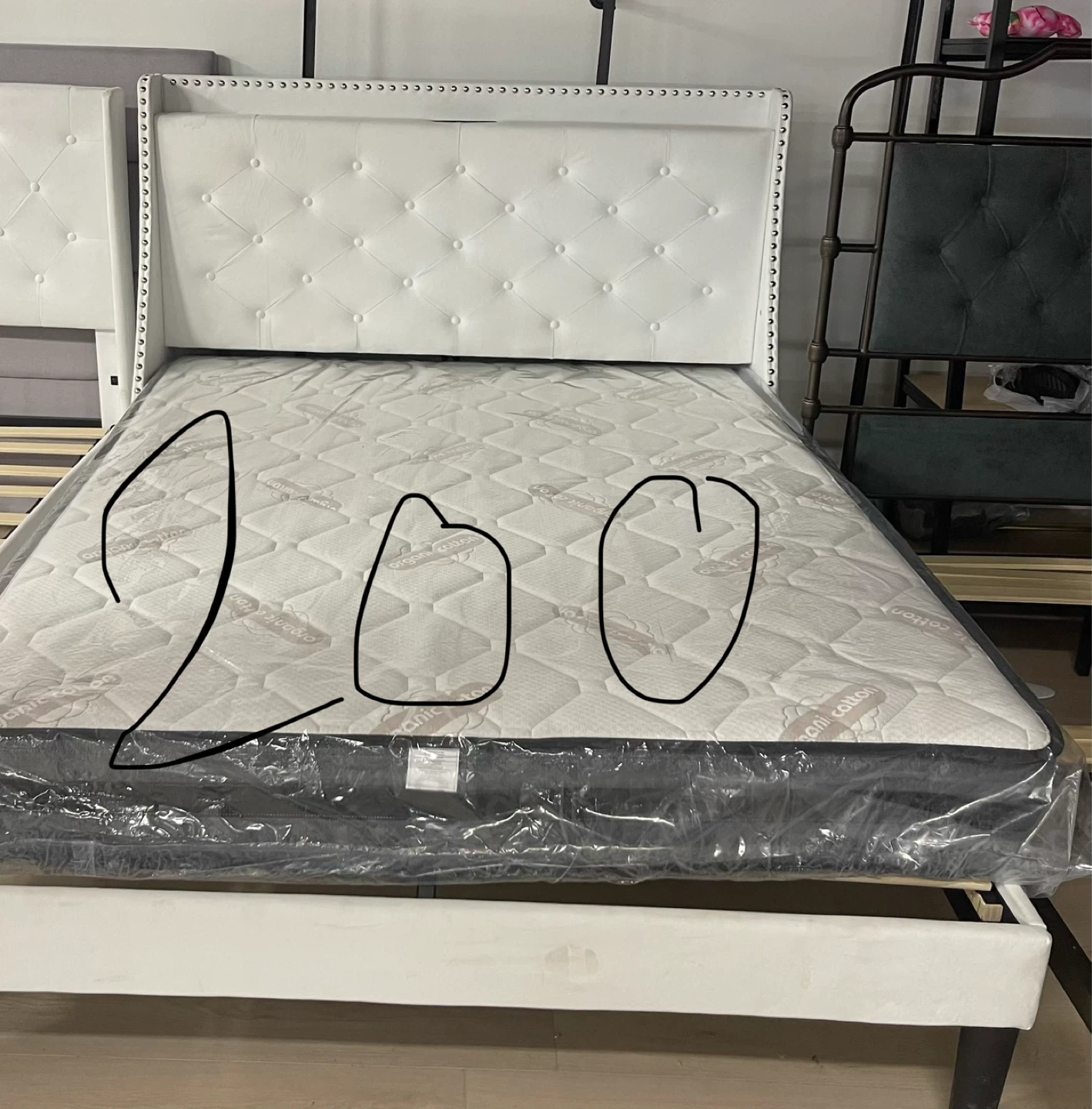 Queen Size Bed with Built-in Charger - photo 4