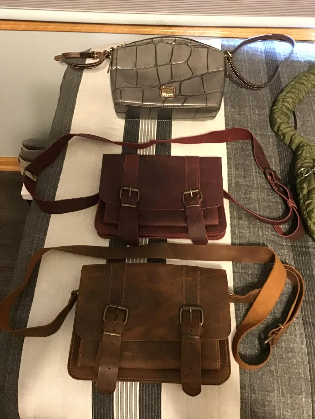 Dooney & Bourke Black Leather Satchel and other purses - photo 2