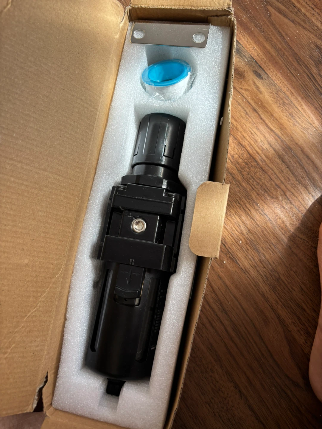 KANBOL 1/2" Air Filter Regulator - Black Metal Bracket - photo 3