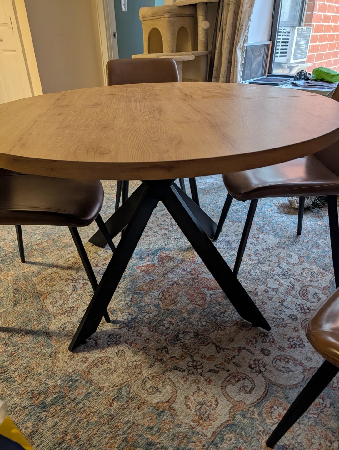 Round Dining Table with 4 Chairs