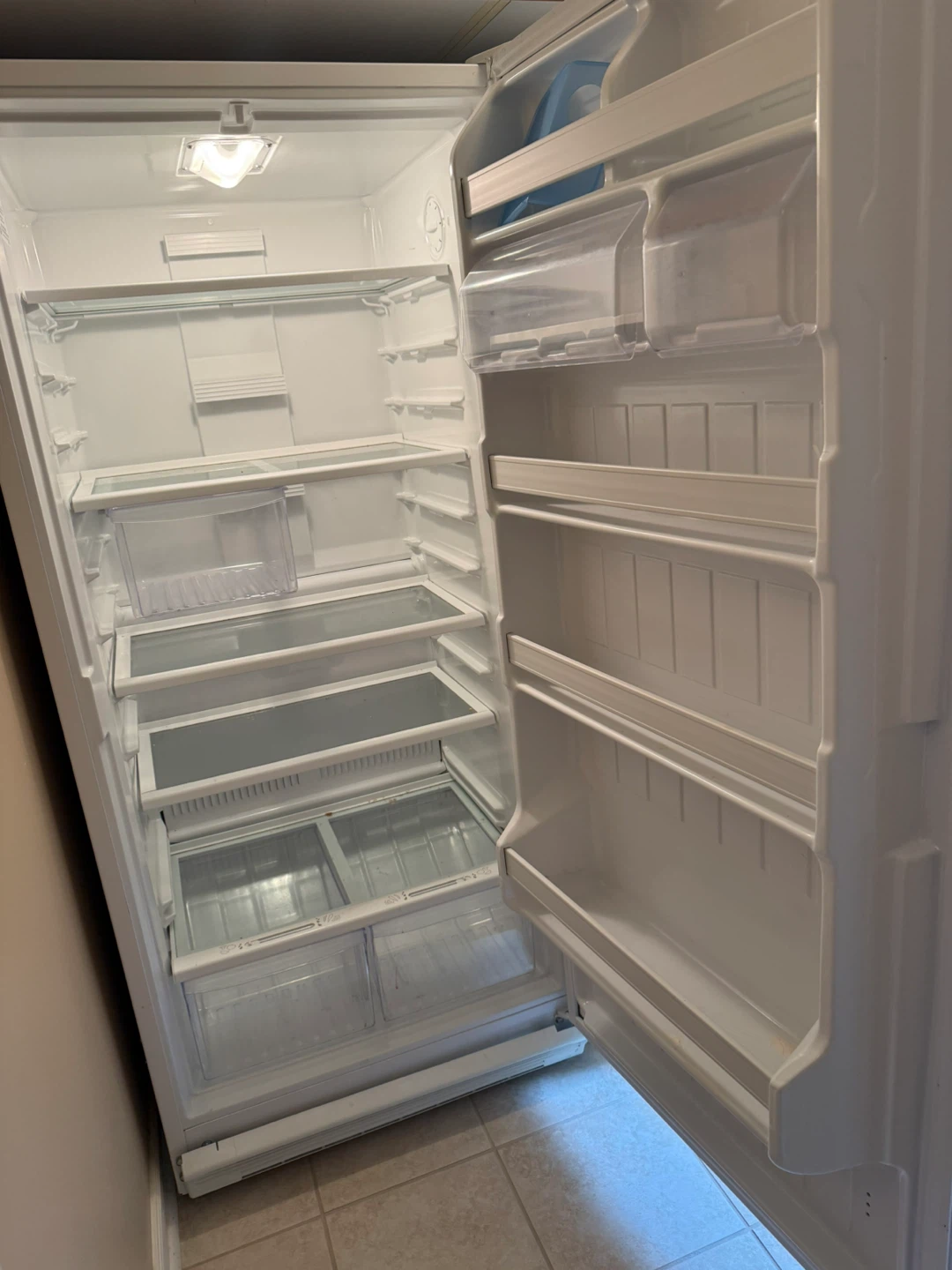 White Upright Freezers, set of 2 / Massive discount - photo 3