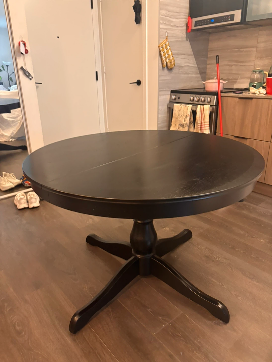 Black Round Extendable Dining Table - photo 3