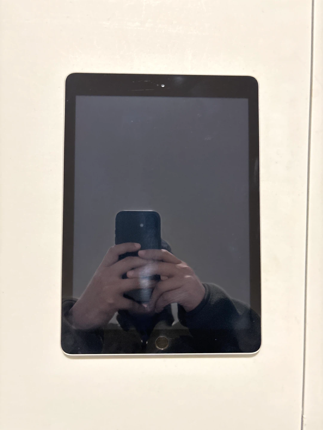 Apple watch Series 3 + Apple iPad (5th generation) - photo 2