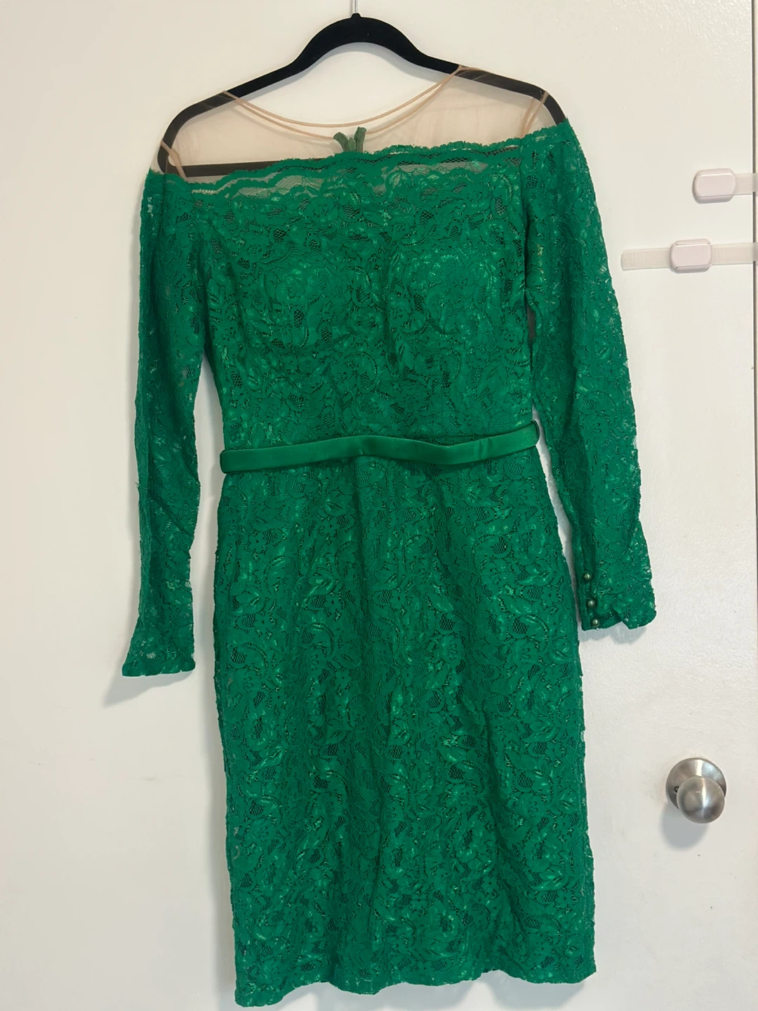 Emerald Green Lace Dress with Pearls - photo 3