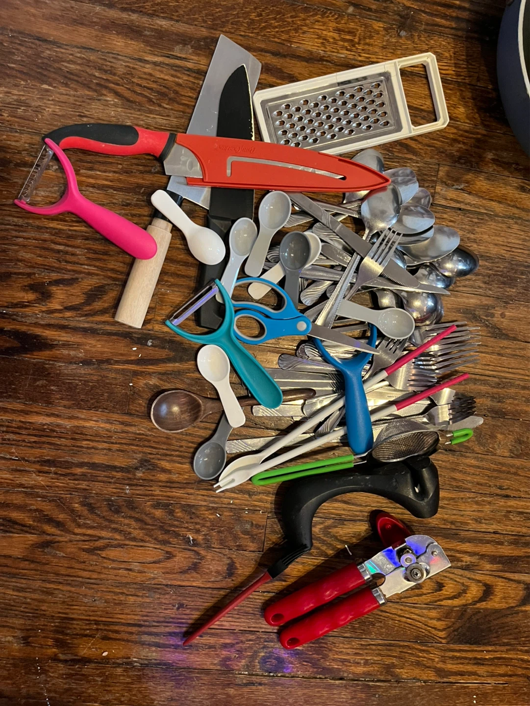Assorted Kitchen Utensils