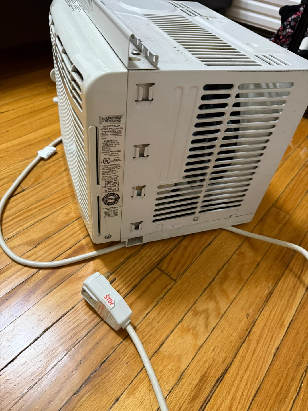 Frigidaire Window Air Conditioner - photo 2