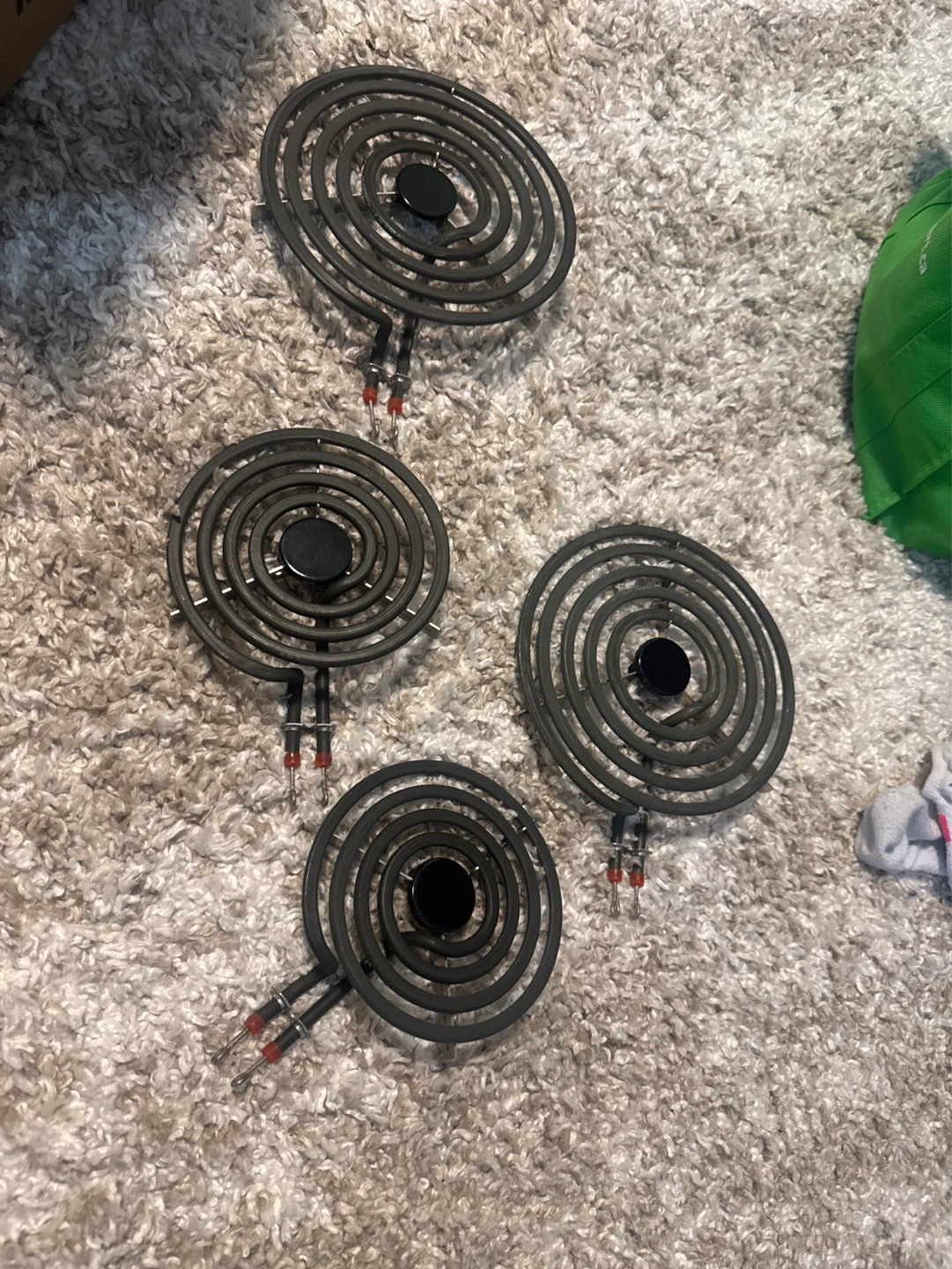 Frigidaire Electric Stove with Oven and 4 Burners - photo 2