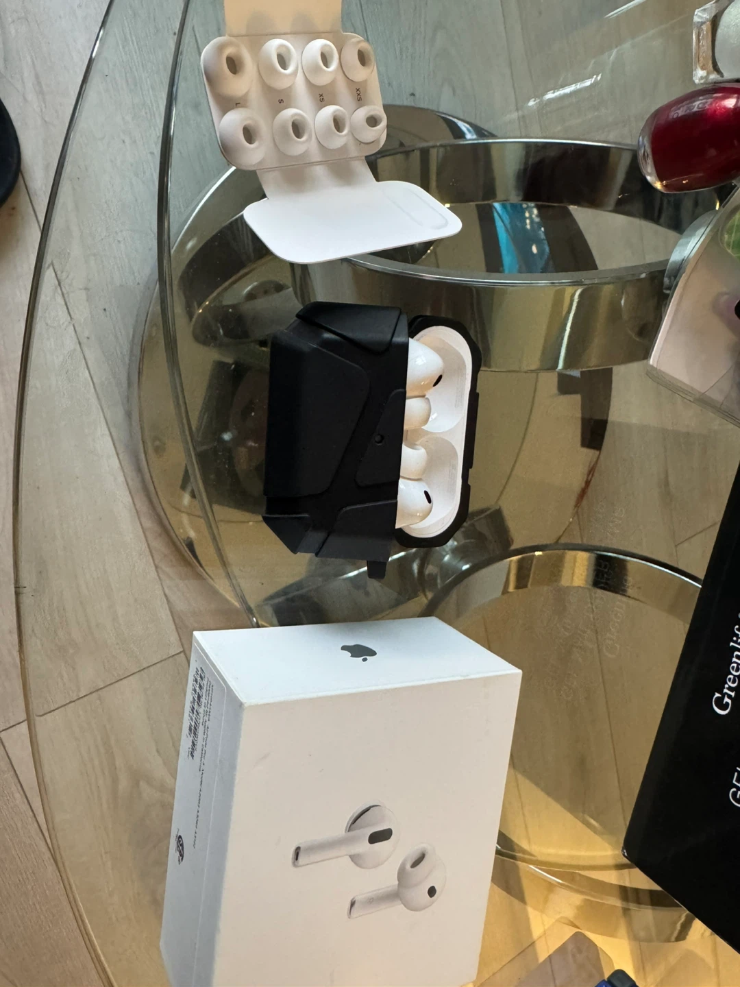 Apple AirPods Pro (2nd generation) - photo 2