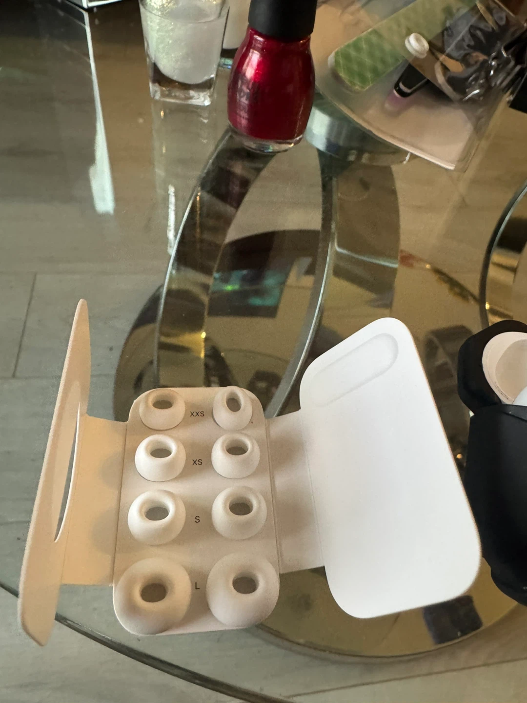 Apple AirPods Pro (2nd generation) - photo 5