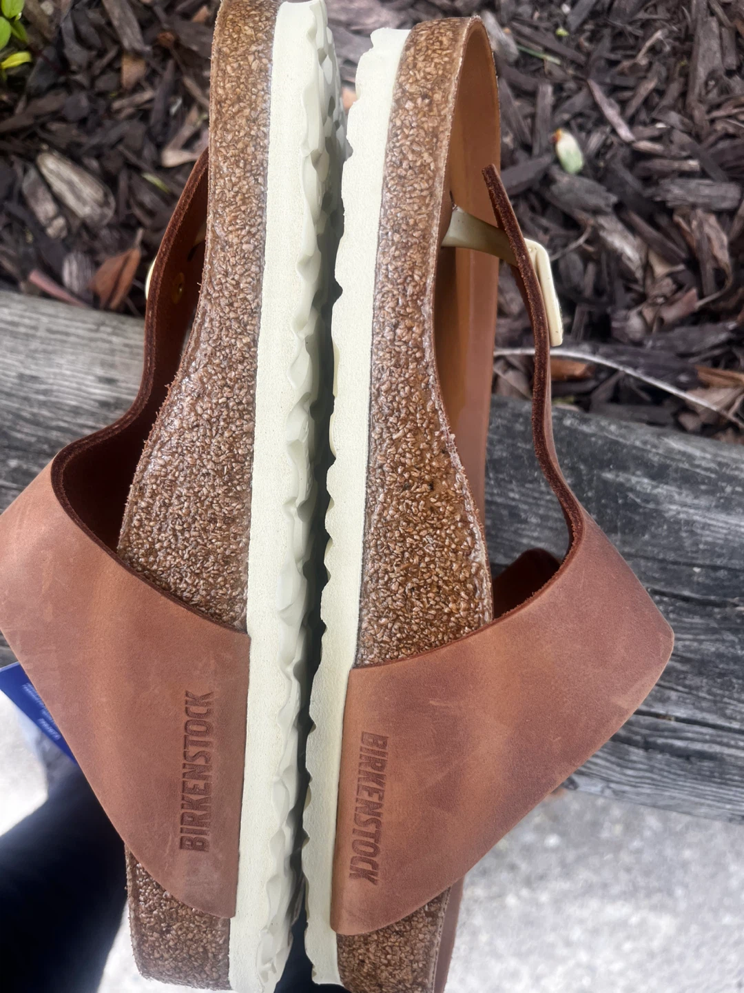 Birkenstock Gizeh Cognac Leather Sandals - photo 3