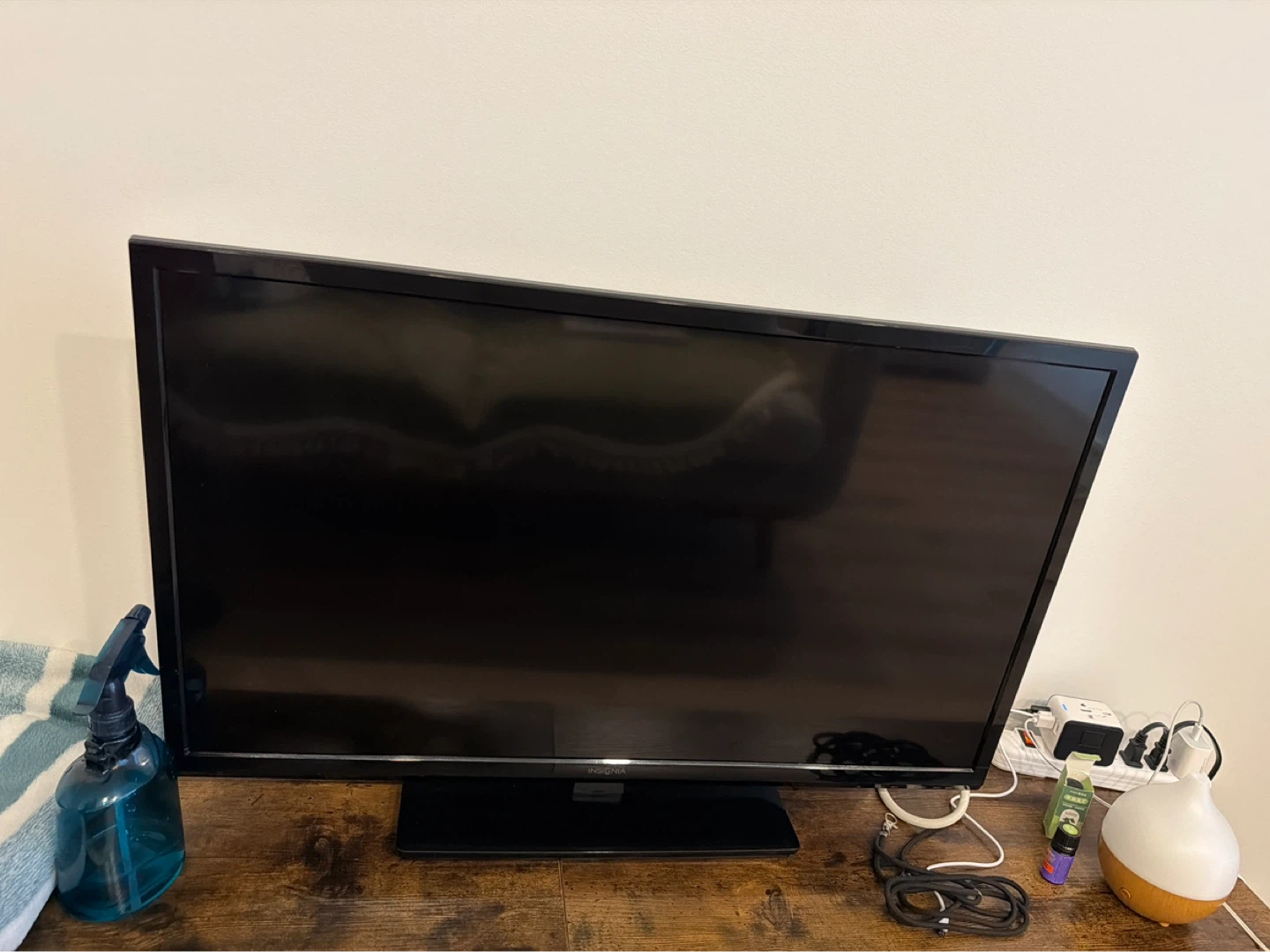 Insignia 32" HD TV