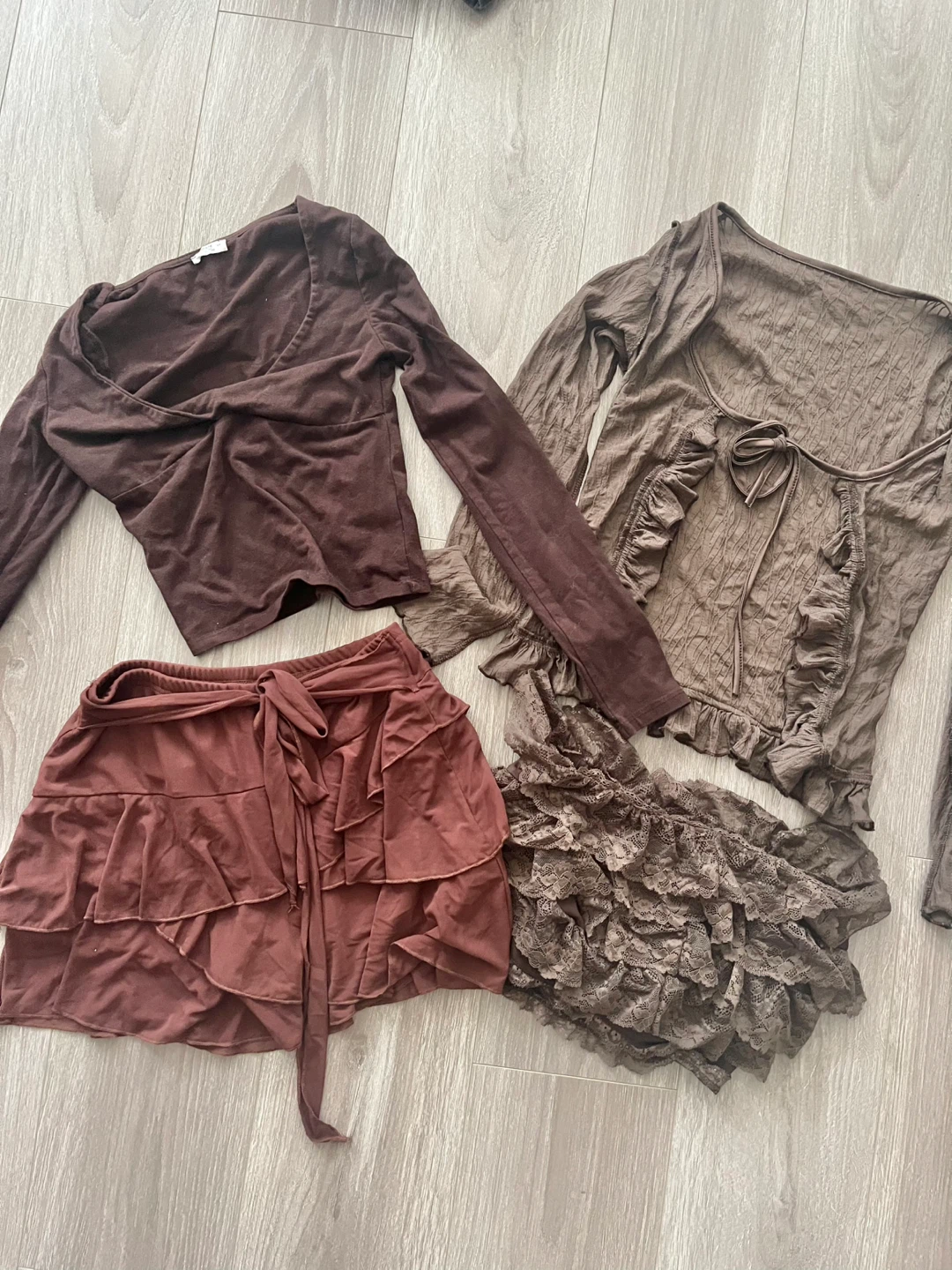 BROWN SETS