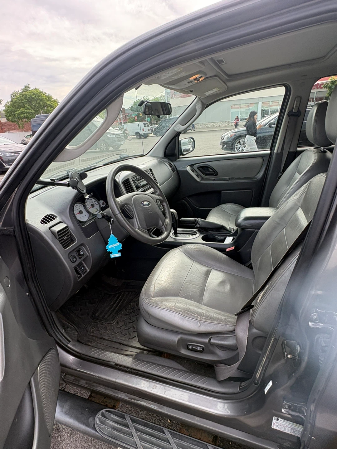 2006Ford Escape - photo 5