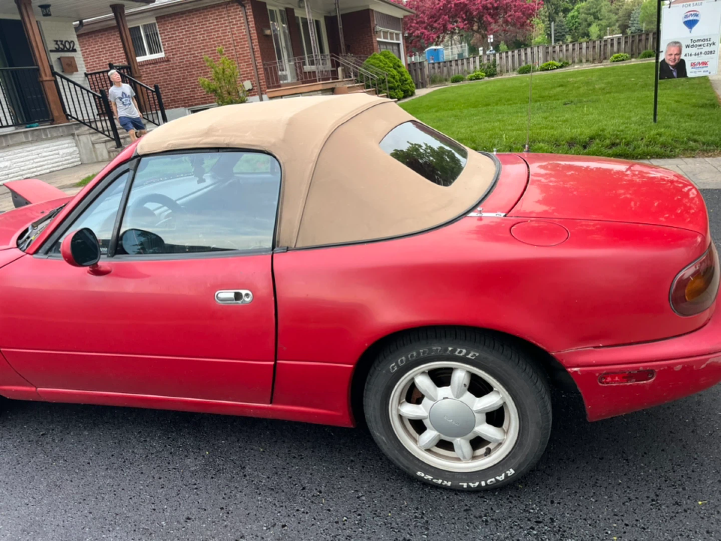 Red Mazda Miata Convertible - photo 2