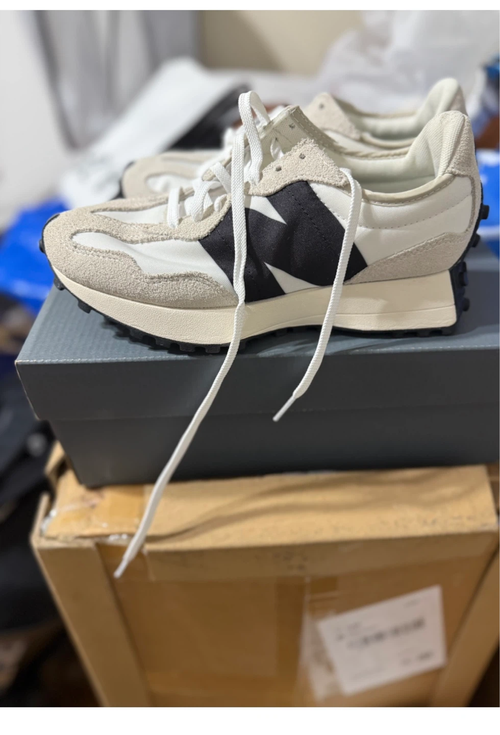 New Balance 327 Women's Sneakers - White/Cream - photo 2