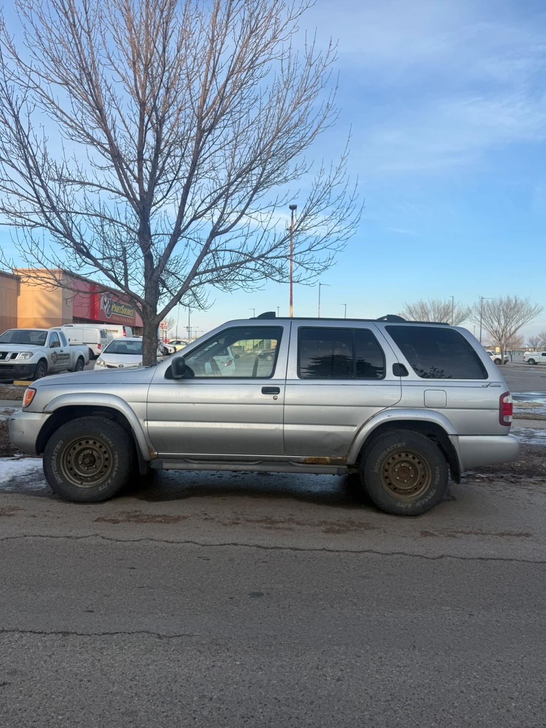 2004 Nissan Pathfinder - photo 2