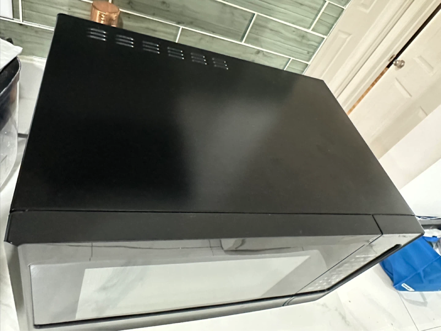 Hamilton Beach Microwave - photo 2