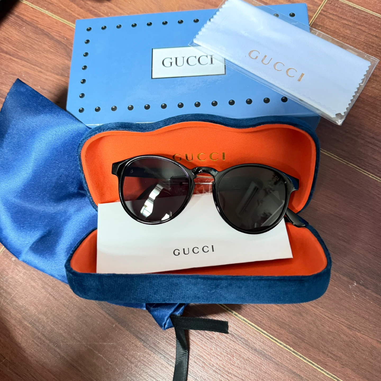 Gucci Sunglasses with Case and Cleaning Cloth