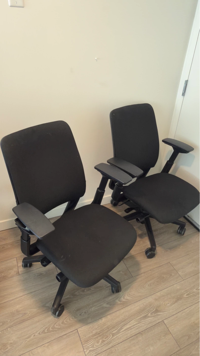 Set of 2 Black Office Chairs with Adjustable Arms