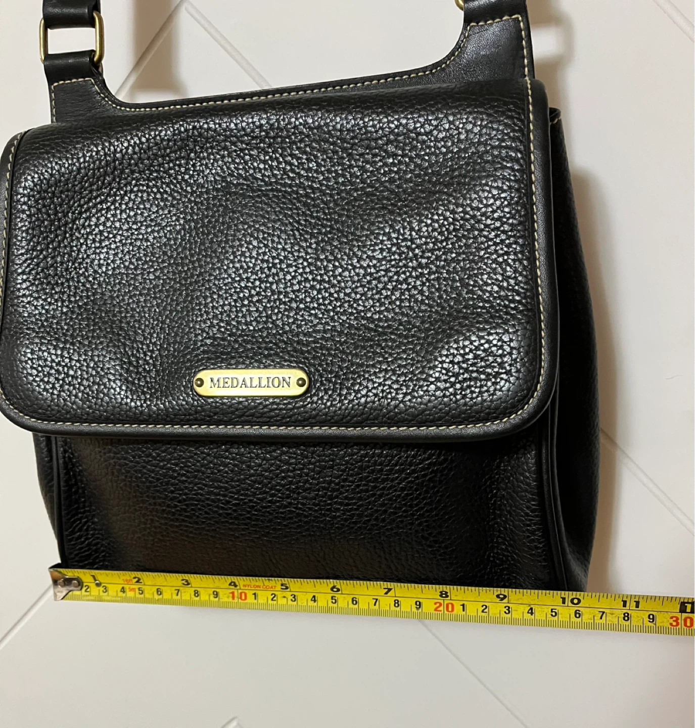 Medallion Black Leather Shoulder Bag - photo 5