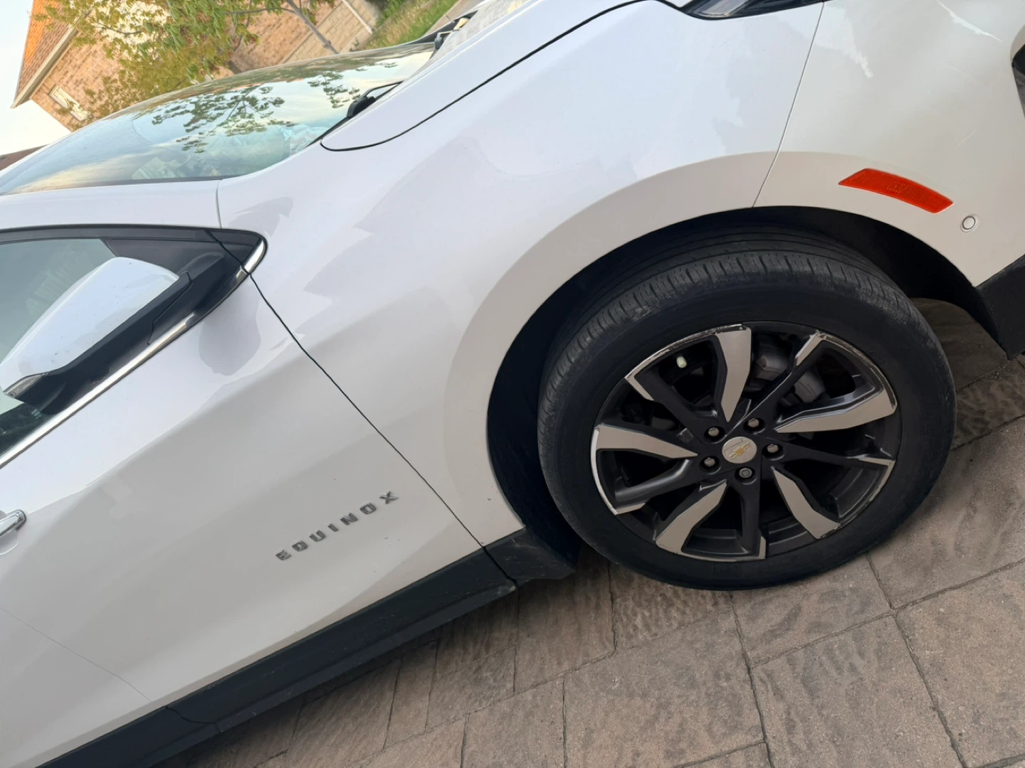 Used White Chevrolet Equinox 2023 - photo 4