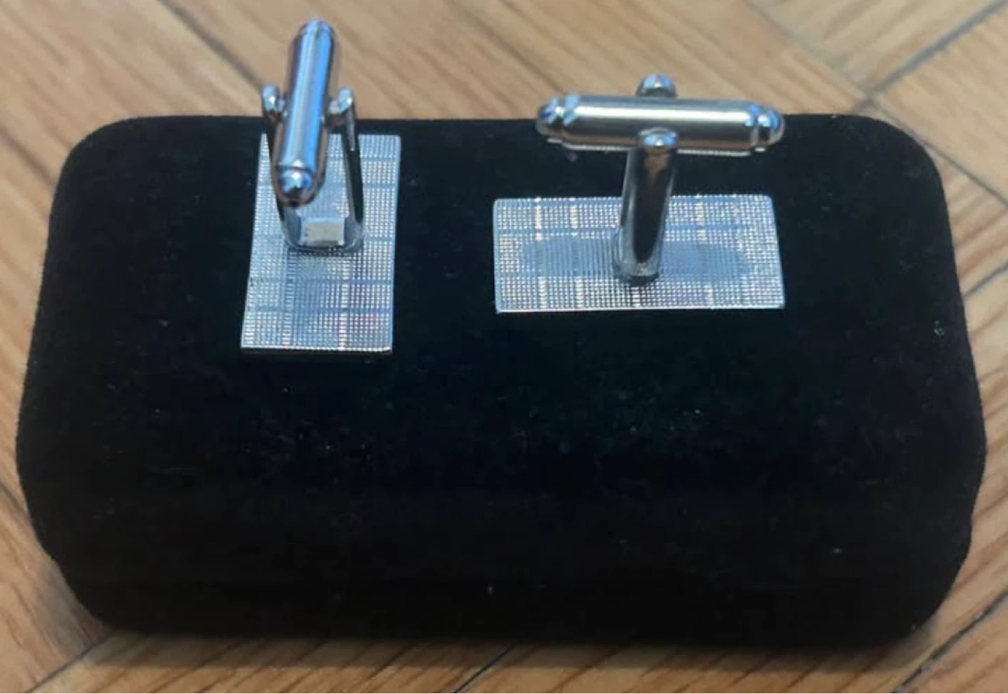 BOSS Hugo Boss Cufflinks with velvet Box - photo 5