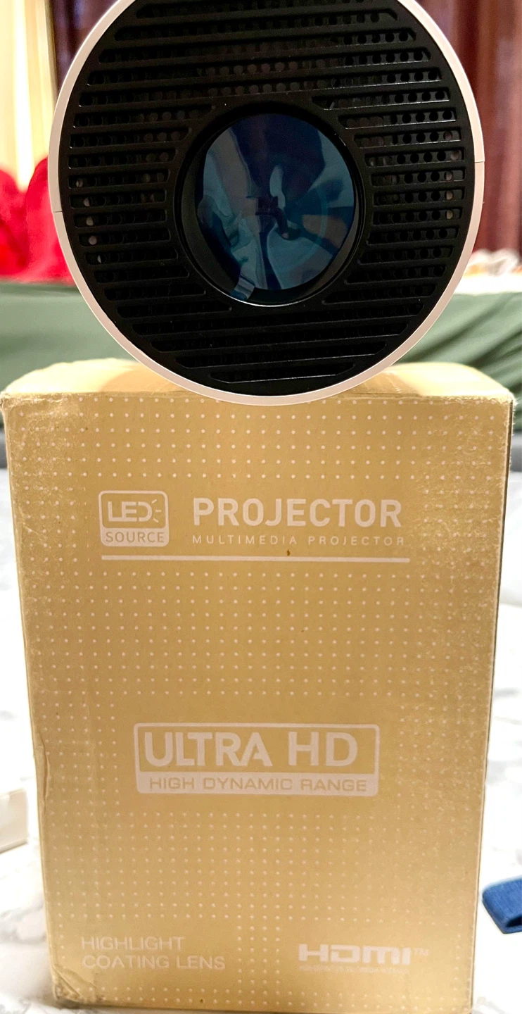 LED Multimedia Projector - Ultra HD - photo 2