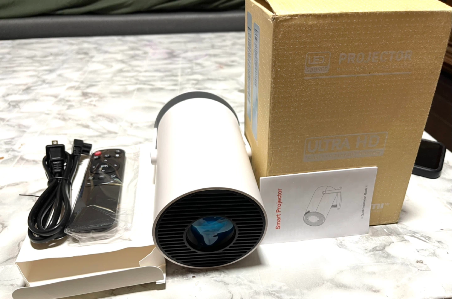 LED Multimedia Projector - Ultra HD - photo 4
