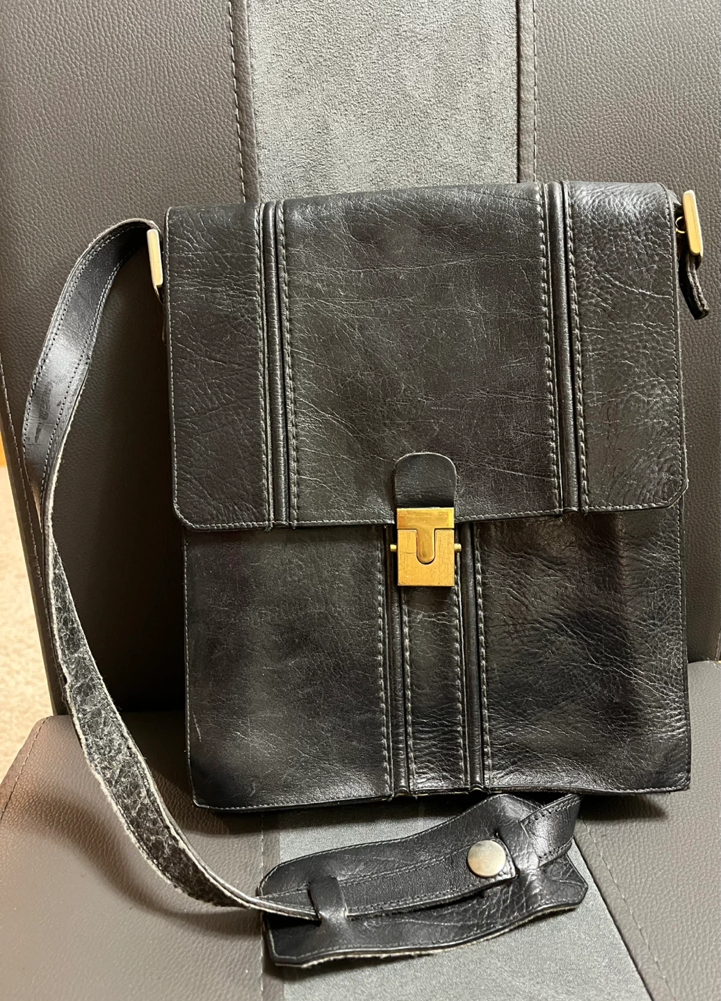Ponte Vecchio Black Leather Crossbody Bag