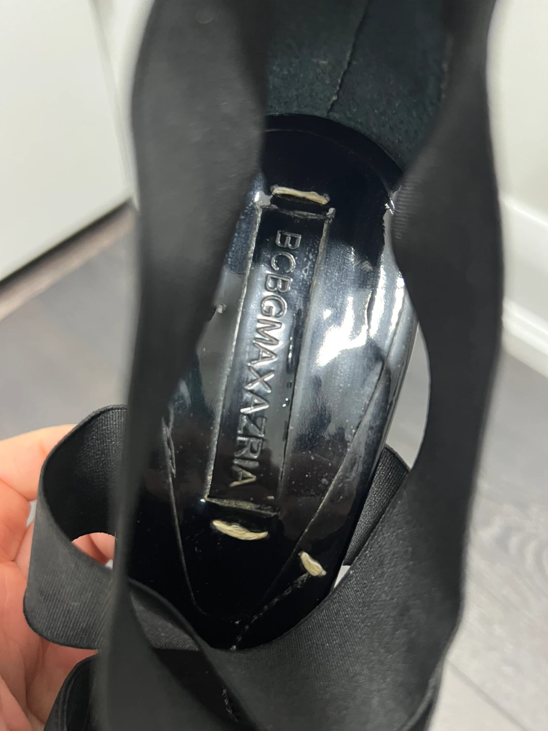 BCBGMAXAZRIA Black Strappy Wedge Sandals Size 7 - photo 3