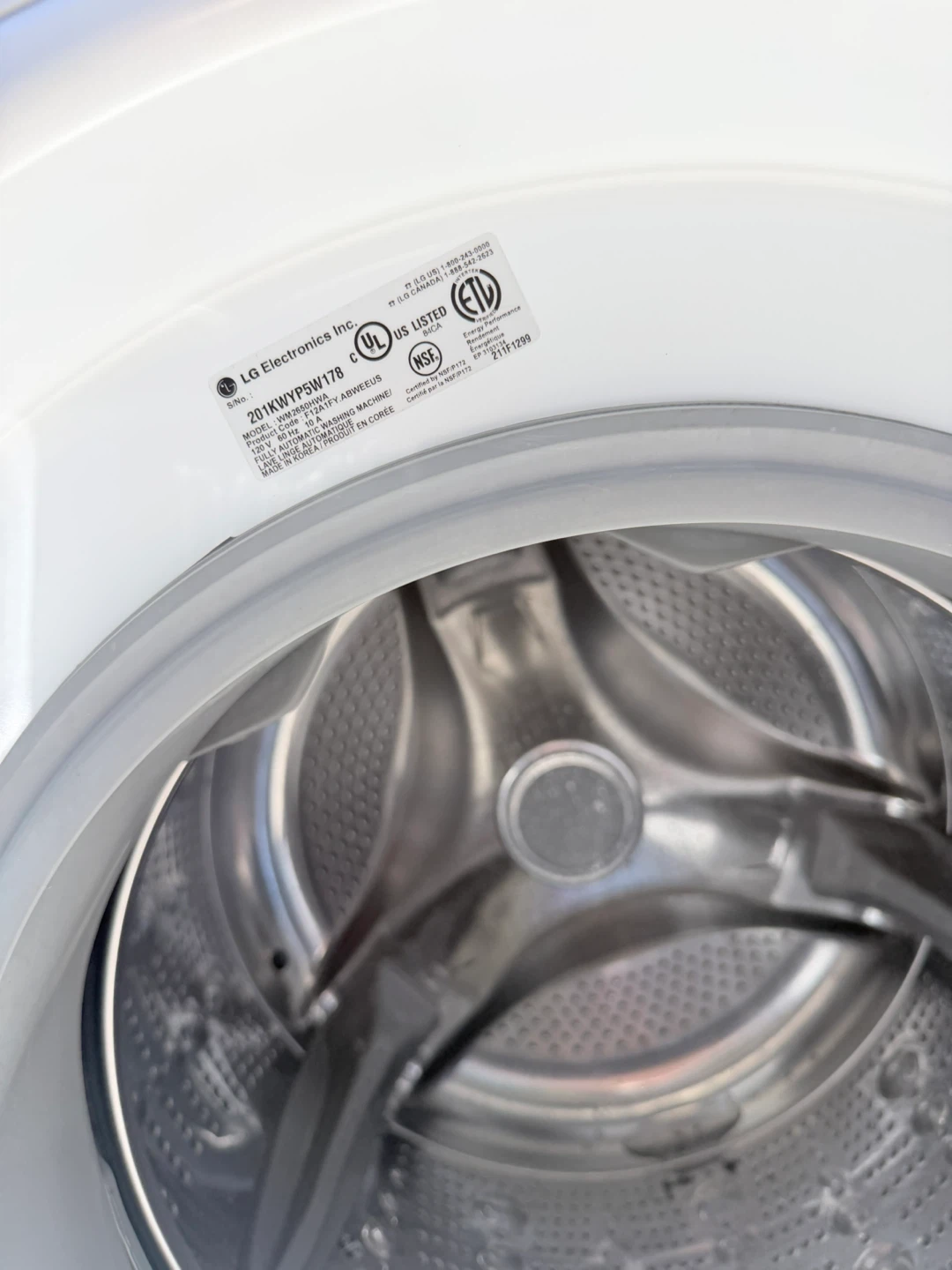 LG Front Load Washing Machine - photo 3