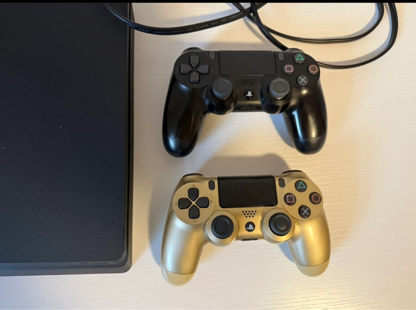 Sony PlayStation 4 Slim with 2 Controllers and Game - photo 4