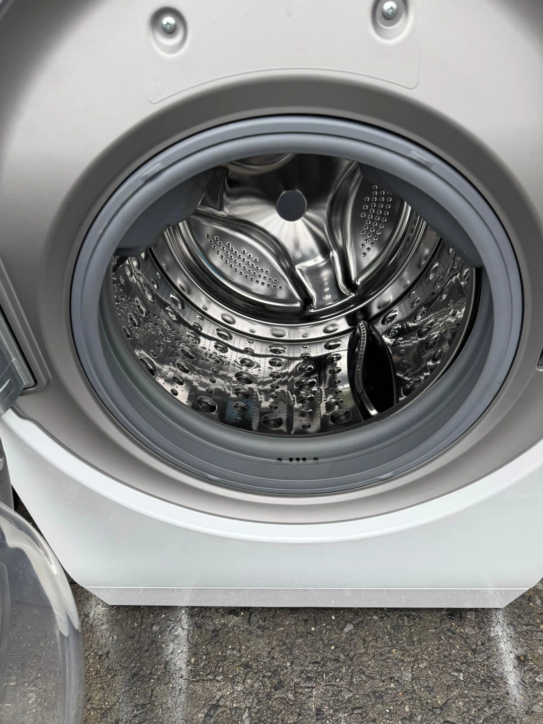 LG SIGNATURE. All-in-one washer dryer. 24' - photo 3