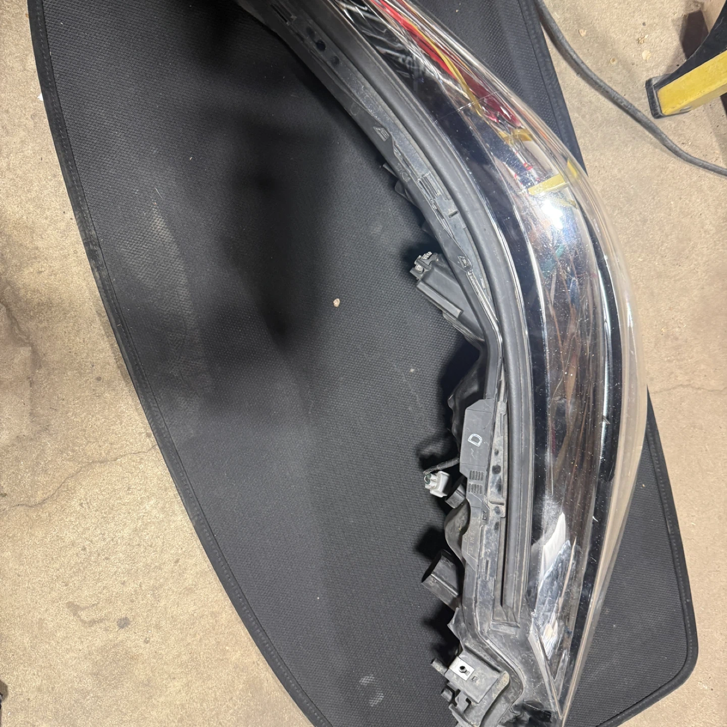 Automotive Headlight Assembly - photo 3