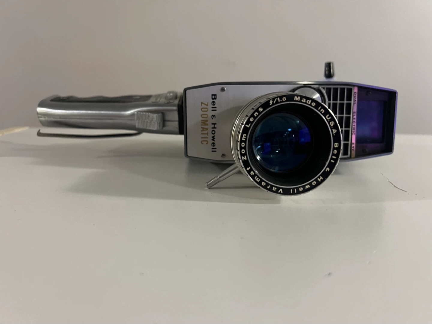 Bell & Howell Zoomatic 8mm Movie Camera - photo 3