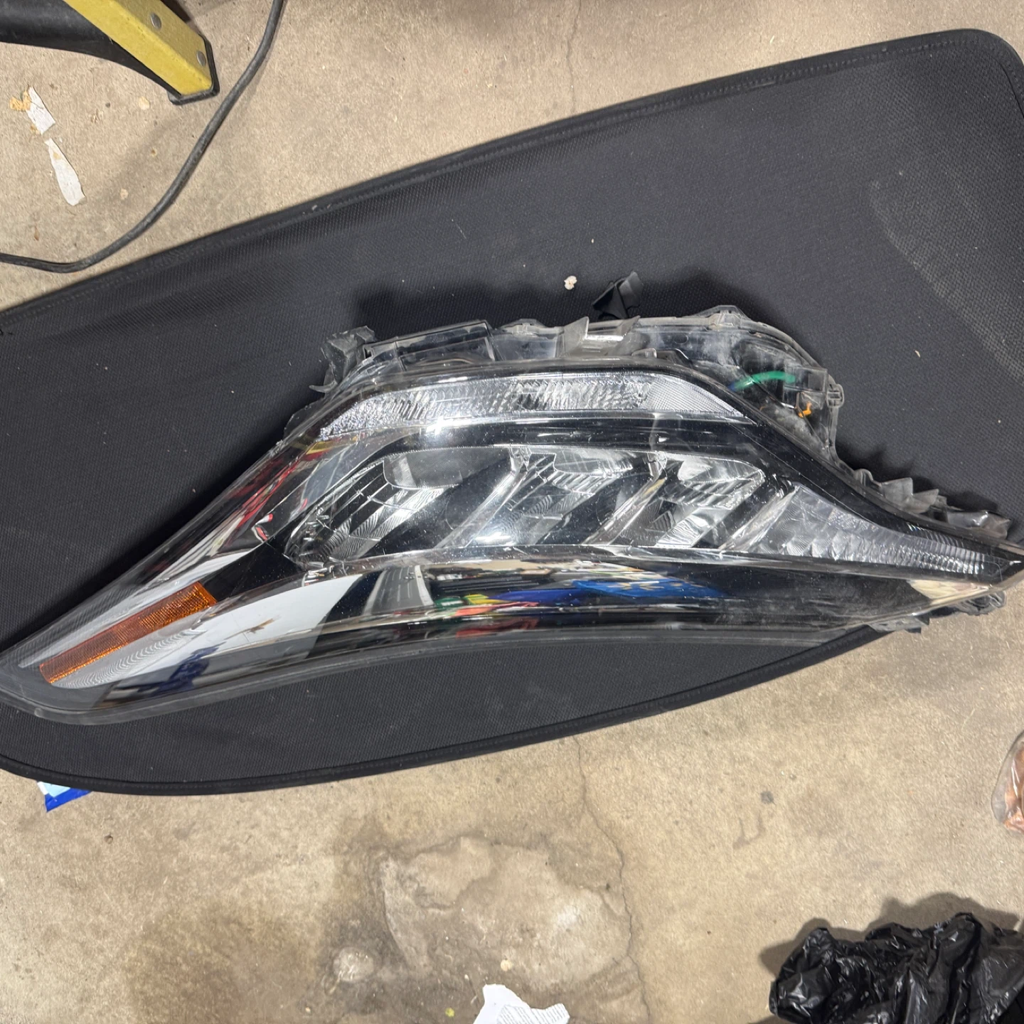 2020 Toyota Prius Headlight Assembly - photo 3