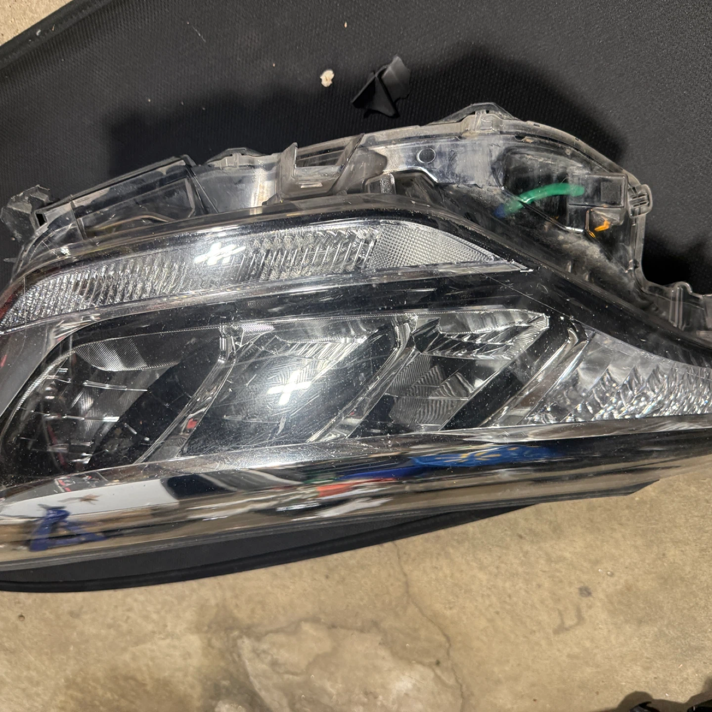 2020 Toyota Prius Headlight Assembly - photo 2