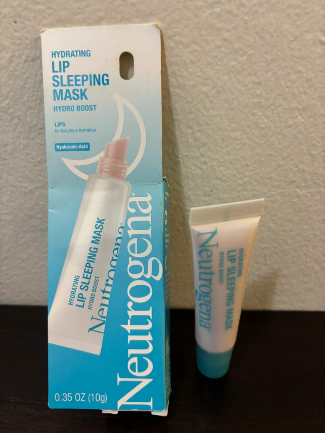 Neutrogena Hydrating Lip Sleeping Mask Hydro Boost 0.35 OZ (10g)