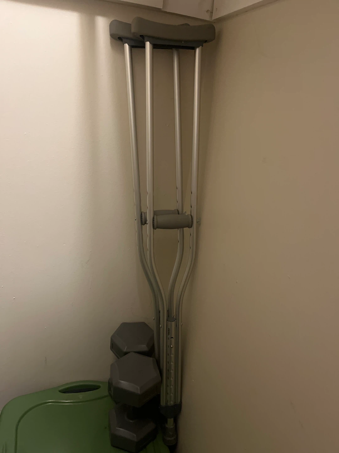 Adjustable Aluminum Crutches
