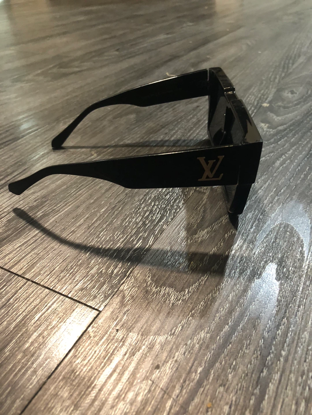 Louis Vuitton Sunglasses - photo 2