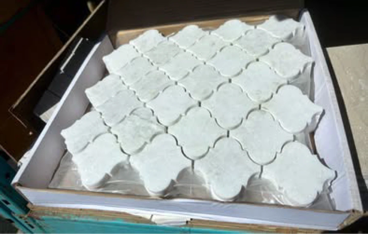 White Marble Arabesque Mosaic Tiles 5 ft.²